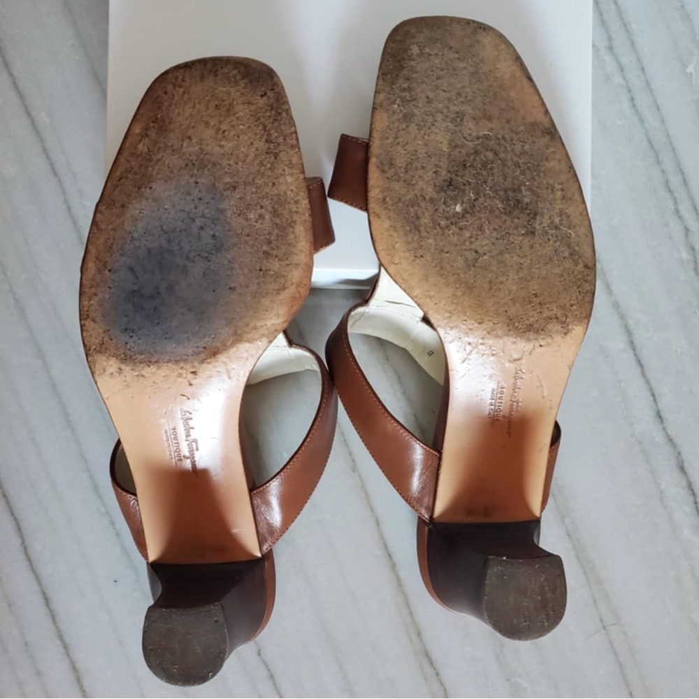 Salvatore Ferragamo Brown Leather Leona Sandals Womens 9.5/10 Block Heels - Picture 10 of 11